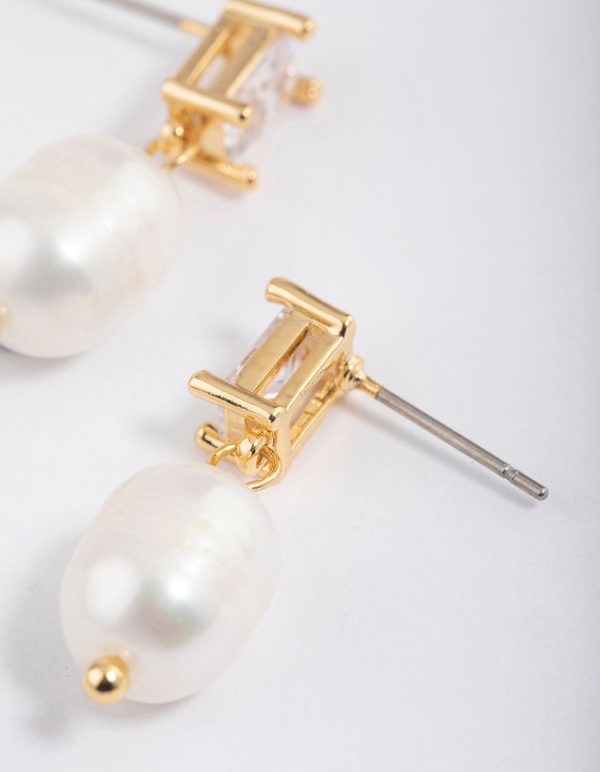 Gold Plated Cubic Zirconia Baguette & Freshwater Pearl Drop Earrings For Sale - Image 2